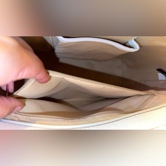 NWT Never Used Giani Bernini Debossed Signature Tote w/ Matching Wristlet - Picture 6 of 7